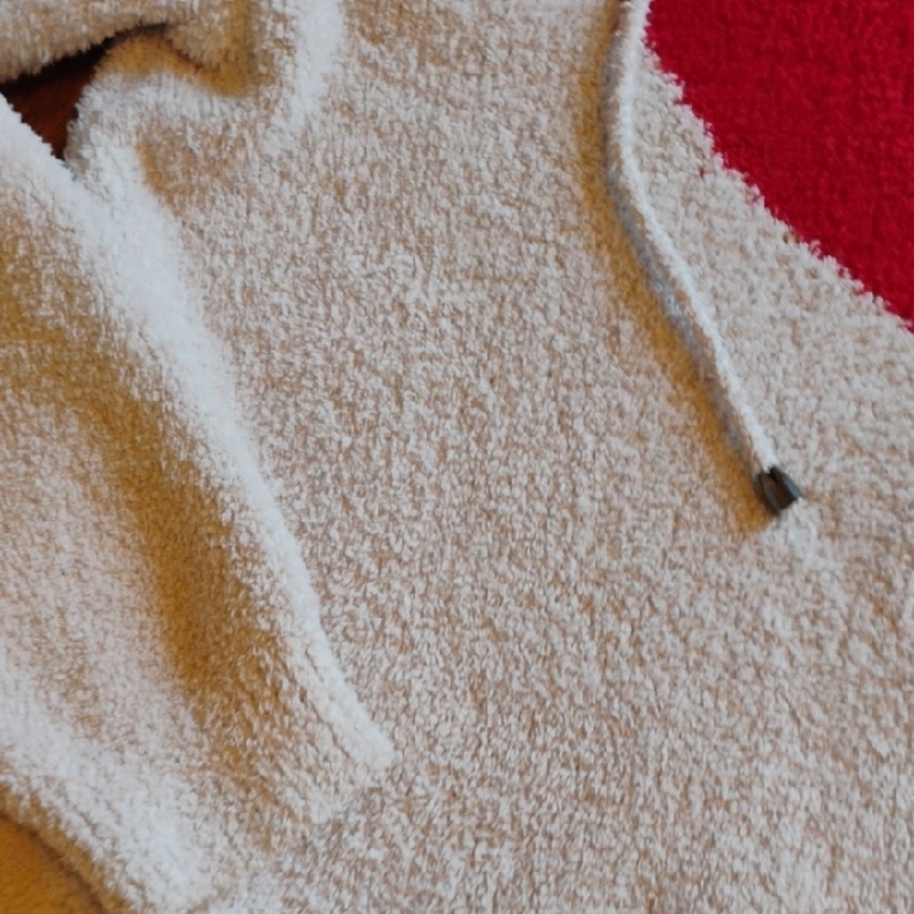 cupcakes & cashmere Cream and Red Heart Hoodie Sweater - Picture 5 of 5